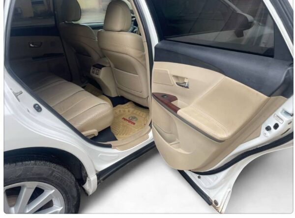 TOYOTA VENZA - Image 5