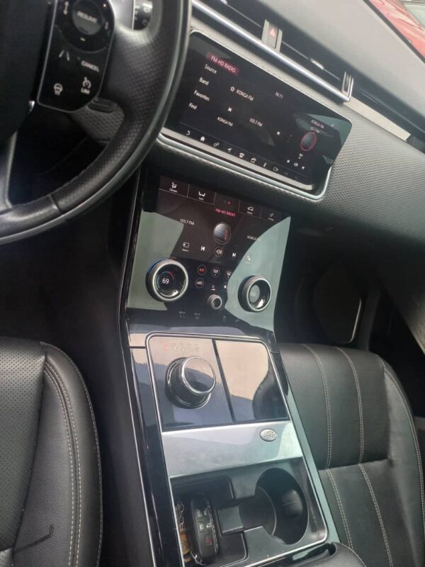 RANGE ROVER VELAR - Image 3