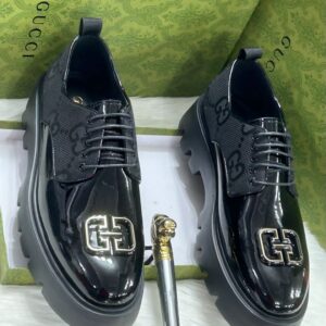 Black men shoe Cucci with lace