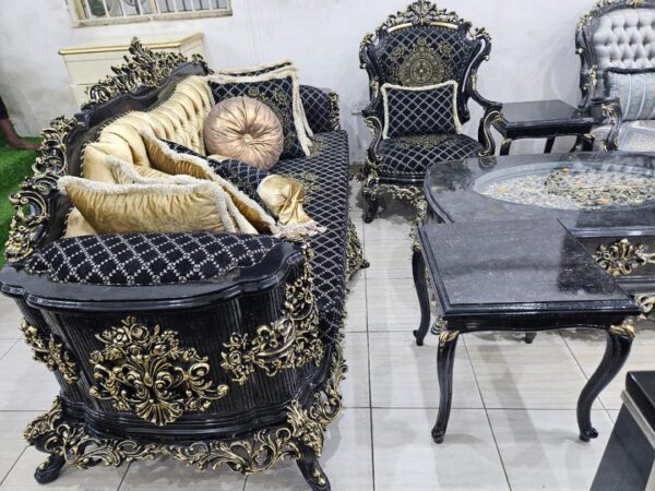 ROYAL TURKEY CHAIR. 10 SEATERS, WITH CENTER TABLE, AND SIDE STOOLS.
