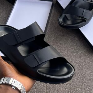 MEN SILPERS SIZE 40 - 46: PRIZE = #45,000