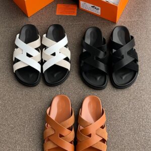 Hermes luxury slippers Available now  Size 40 to 46  Price = 48k✅